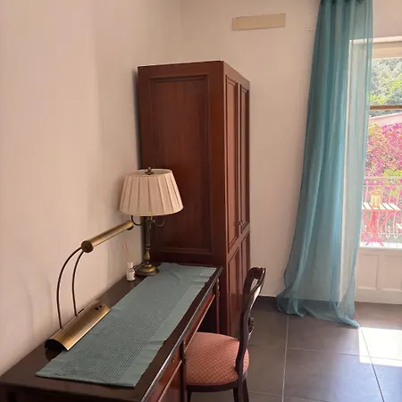 Grasta, Nuova Esclusiva Con Piscina Capaci