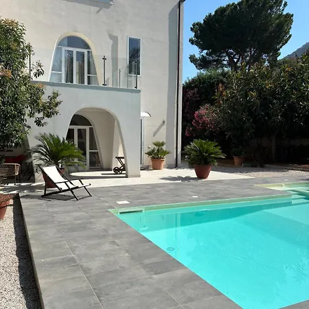 Villa Grasta, Nuova Esclusiva Con Piscina Capaci