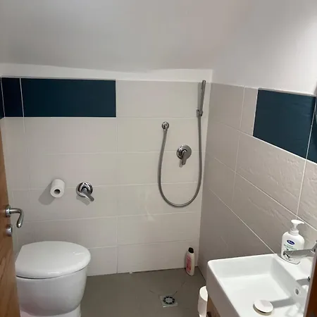 Grasta, Nuova Esclusiva Con Piscina Capaci