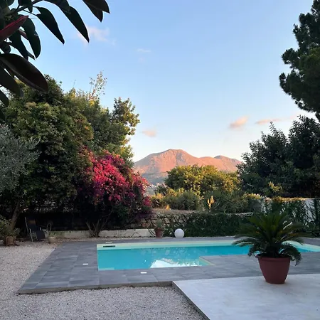 Villa Grasta, Nuova Esclusiva Con Piscina